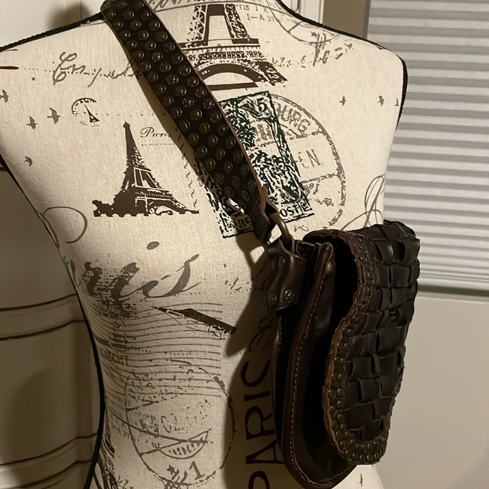 Frye Stacy Studded Leather Woven Shoulder Bag - Rare - Picture 5 of 15